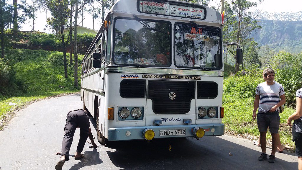 20160113_120120_bus drive in Sri Lanka